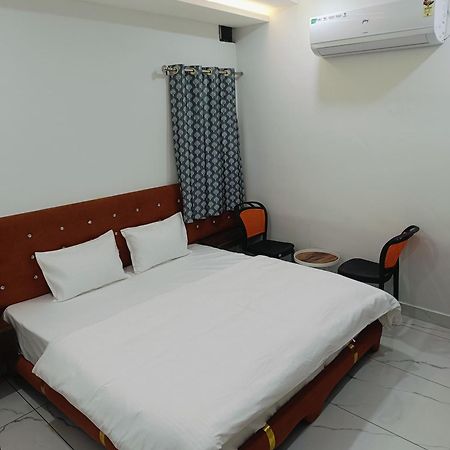Hotel Shree Kedar Palace Удджайн Экстерьер фото