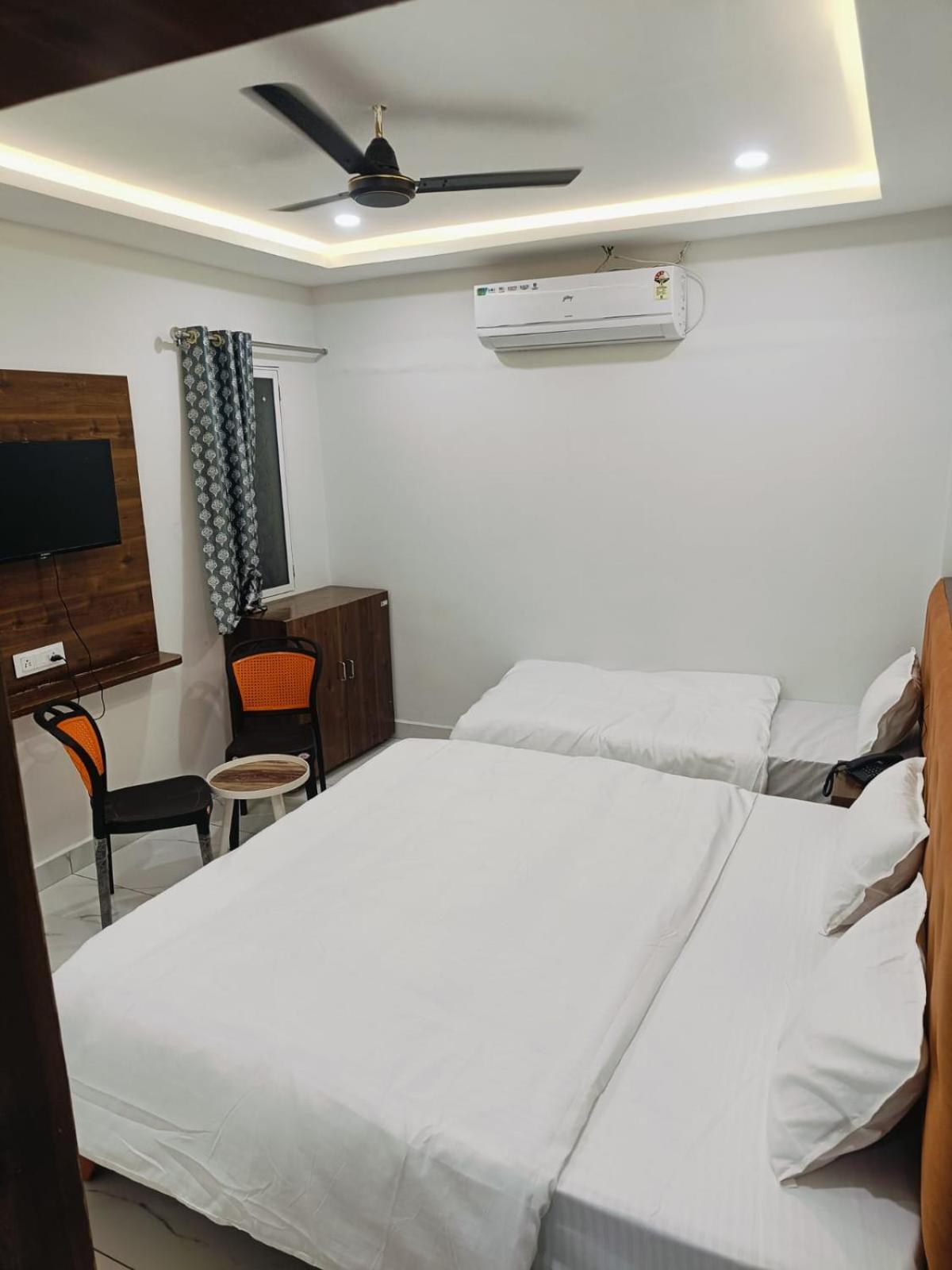 Hotel Shree Kedar Palace Удджайн Экстерьер фото