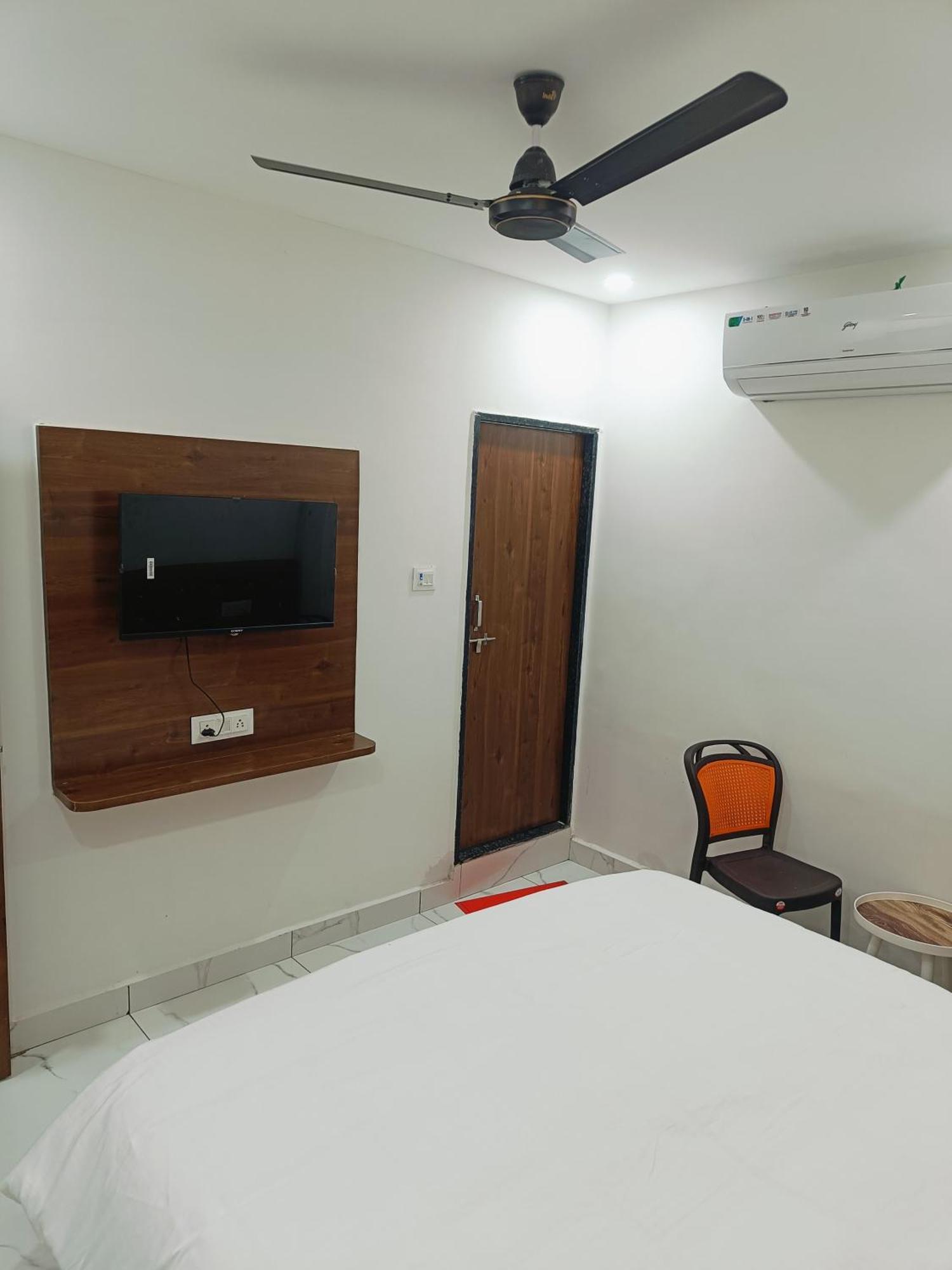 Hotel Shree Kedar Palace Удджайн Экстерьер фото
